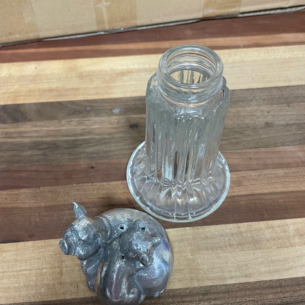 Vintage Pig Figural Salt or Pepper Shaker | Metal Pig Lid & Glass Bottle - Picture 3 of 8
